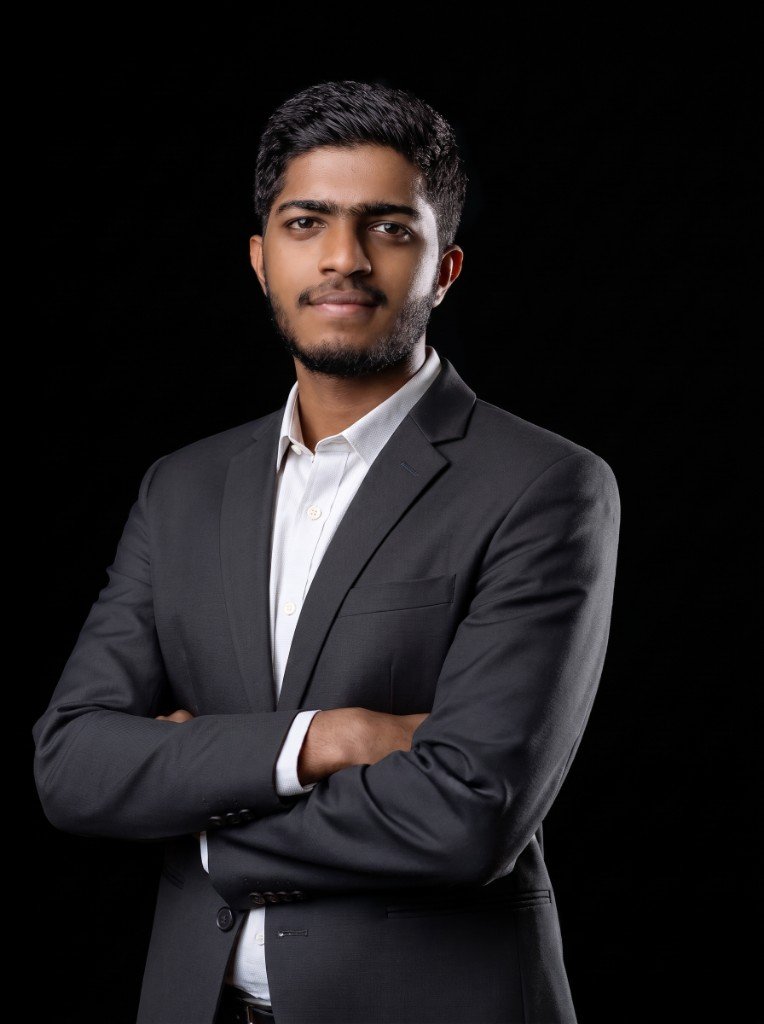 Portrait of Yesith Sri Hansana, Co-Founder of Vizualabs